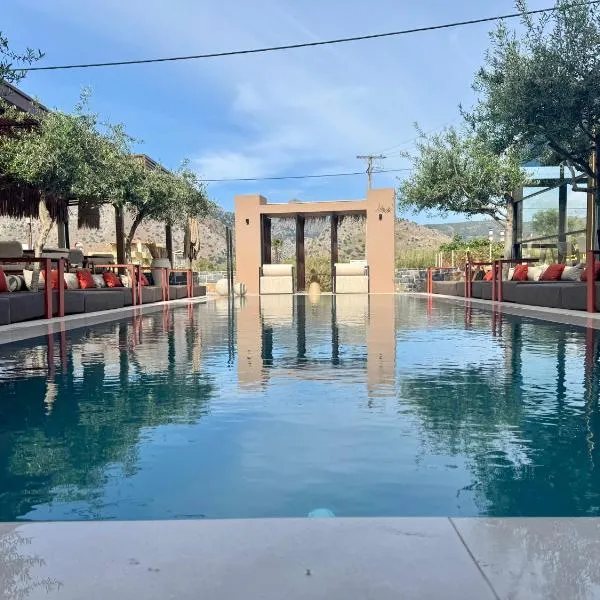 Ikaros Suites, hotel v destinaci Amoudara Herakliou