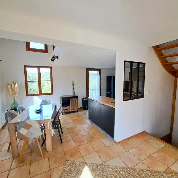 Villa Haut de Gamme Golf de Pont Royal 6 Personnes, Climatisé, Piscine, hotel in Mallemort