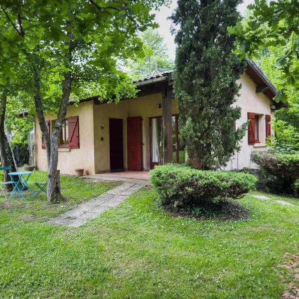 Petite maison dans grand parc, hotel v destinaci Rieux-de-Pelleport
