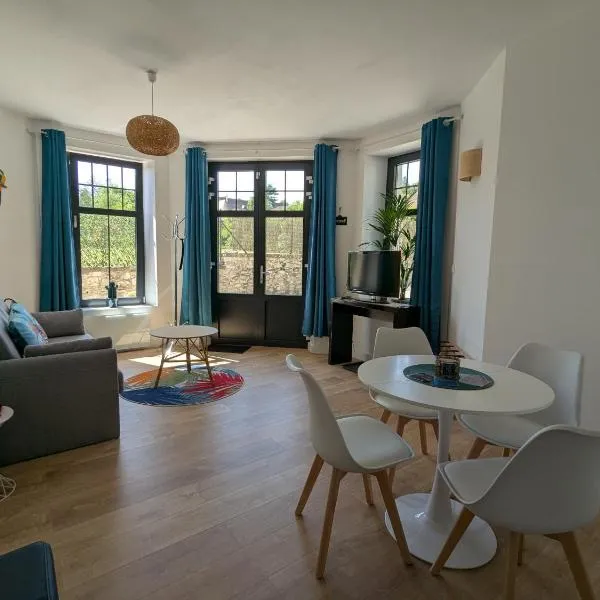 Les Jolis Nids - Appartement Perroquet、ラ・ロッシュ・ポゼのホテル