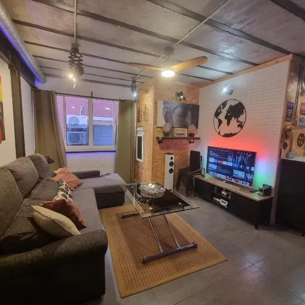 Estudio PIZARRO DOWN TOWN, hotel in Torremolinos