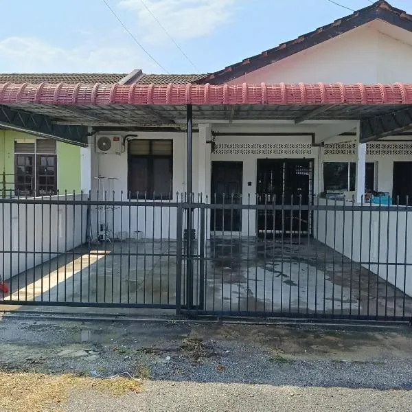 darynazs 2 homestay, hotel in Paka