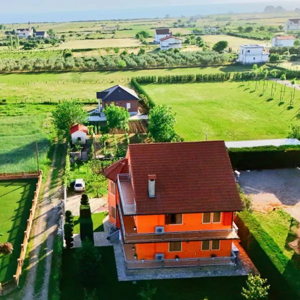 Demaj House, hotel a Grilë