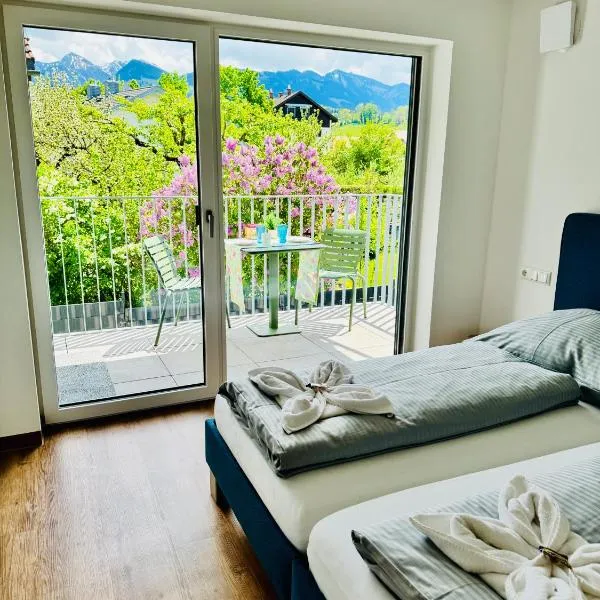 Berg Fux ideal für Familien mit Hund, 2 Schlafzimmer, Balkon, Parkplatz, viešbutis mieste Zonthofenas