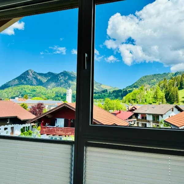 Berg Fux - Neubau mit 2 Schlafzimmern, Balkon, Panorama Bergblick, Allergikerfreundlich, hotell i Sonthofen