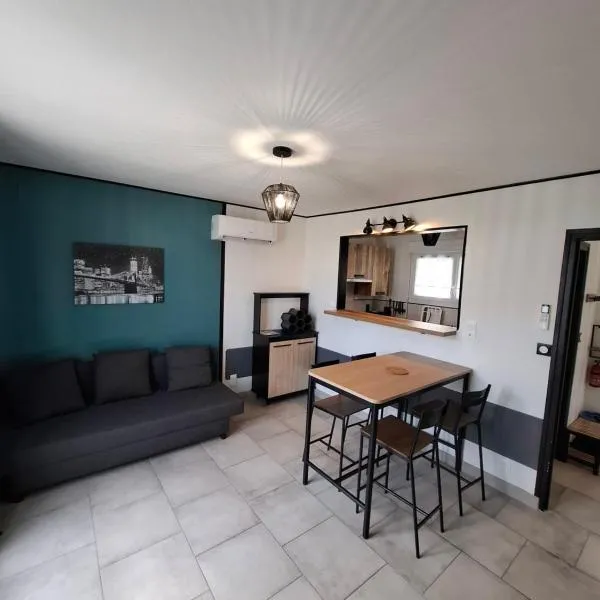 Eco-Logis le 50, maison avec jardins et terrasse privatifs, מלון במונדוויל