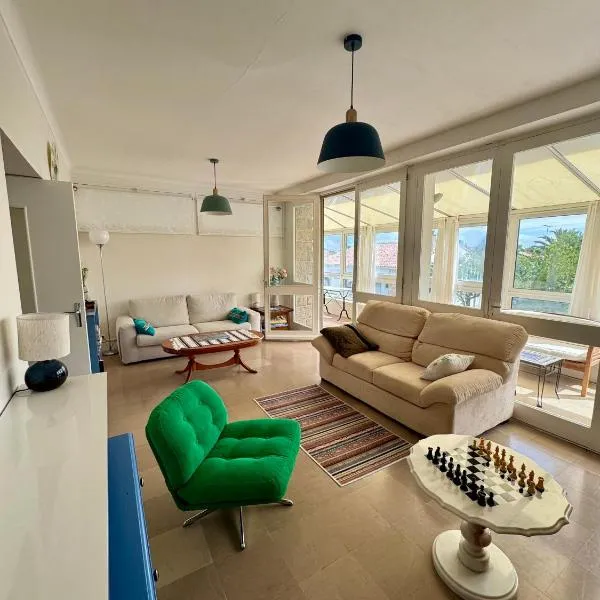 Spacieuse maison de 190 m2, jardin, la plage à 15min à pied - 6 personnes, hotel in Les Sables-dʼOlonne