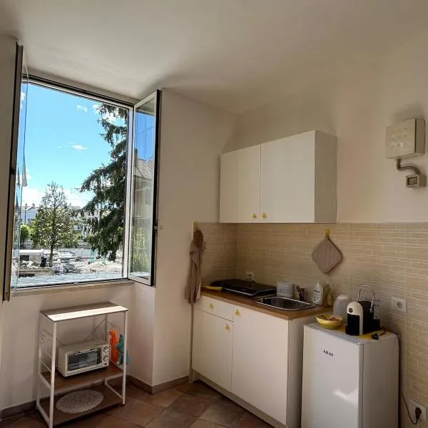Michi mHOUSE Small apartment in the heart of Castelli Romani, hotel ad Albano Laziale