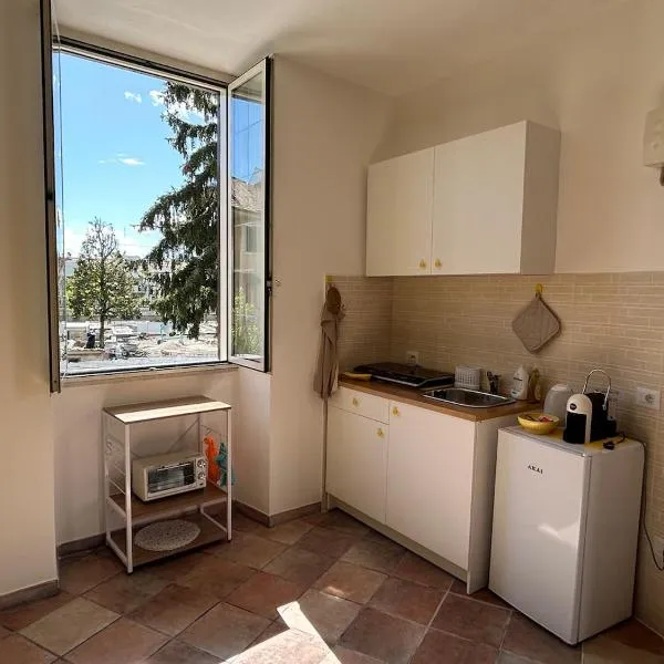 Small apartment in the heart of Castelli Romani, hotel v destinácii Albano Laziale