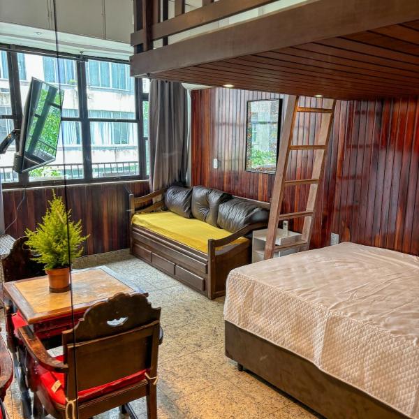 Apartamento rústico na Orla do Leme