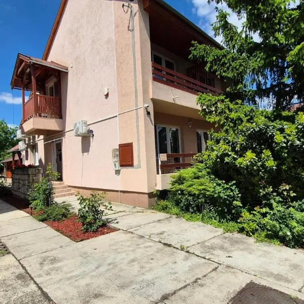 Andi Apartmanház, viešbutis mieste Hajdúszoboszló