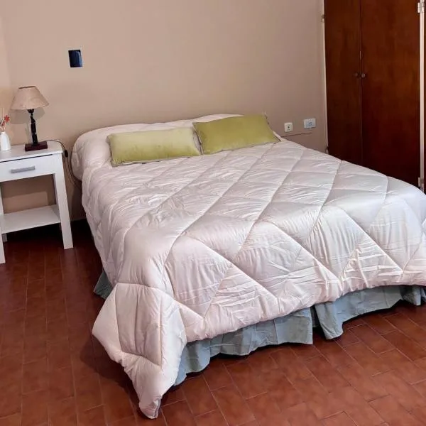 Departamento Cómodo con Cochera, hotel in Villa Mercedes