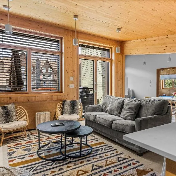 Alps #201- LEED Gold Certified & Dog Friendly, hotel din Canmore