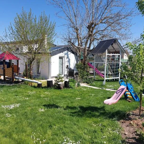 Chalet im Spiel- und Obstgarten, hotel a Keidelheim