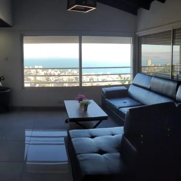 דירה מקסימה מול נופי הכנרת, hotel in Tiberias