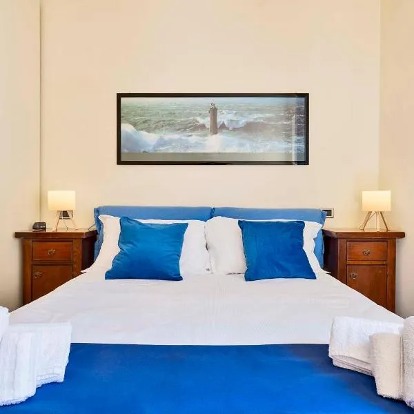 GOLDEN LUXE - 3 camere a 100 passi dal mare, hotel v destinaci Lido di Camaiore