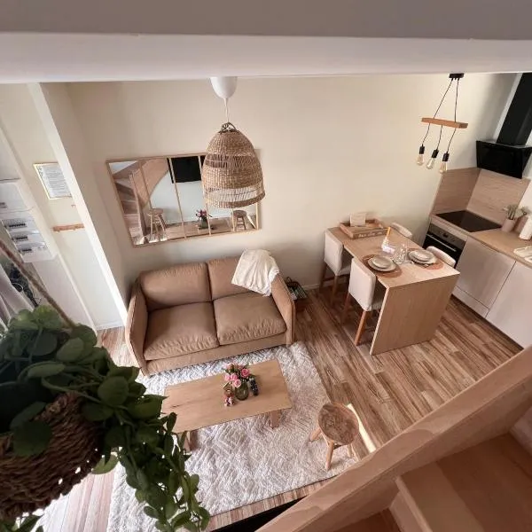 Gîte de charme en pierre, hotel v destinaci Airan