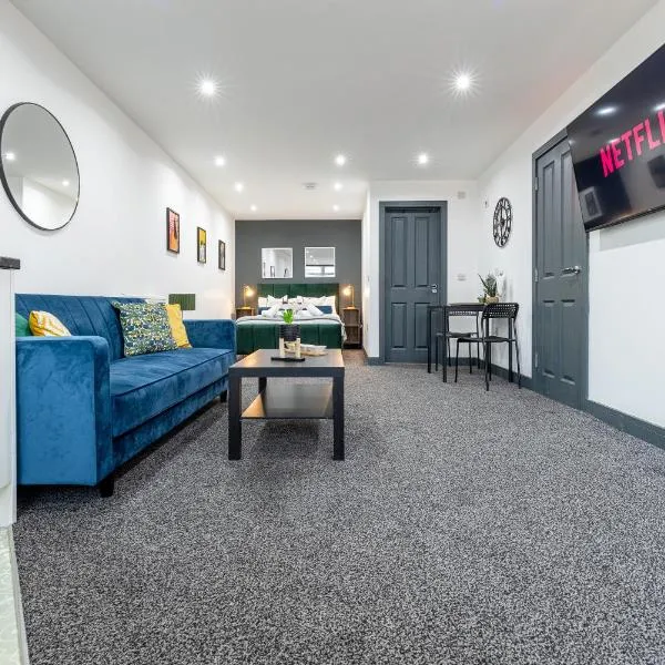 RNM - Business Contractor & Proffesionals, Private Access & Entire Place, Kitchen & Washroom with amenities, Smart Tv, Easy Access, Fast WiFi, Parking Nearby, Great transport links, hotel v destinaci Old Hill