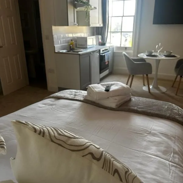 Studio apartment - The Citrine, hotel in Cheltenham