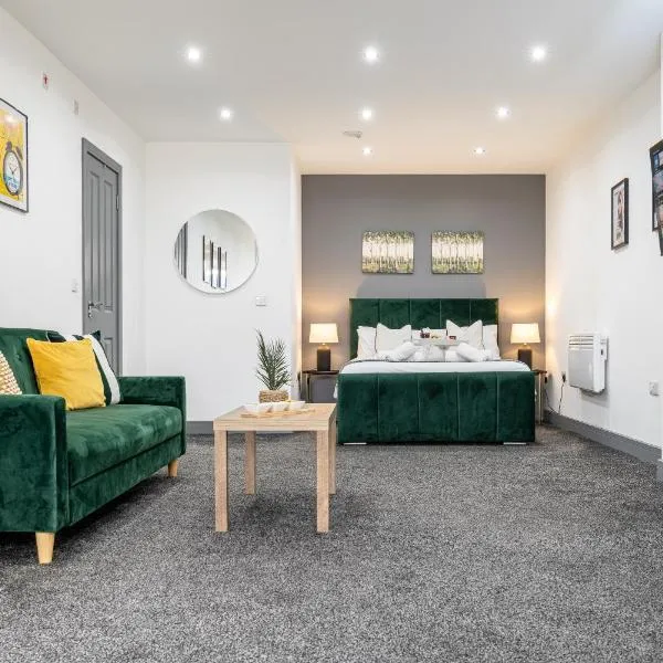 RNM - Upgraded Business Stay For Travelling Contractors, All Amenities, Private Access Entire Place, Kitchen & Washroom, Smart Tv, Easy Access, Parking Nearby, hotel v destinaci Old Hill