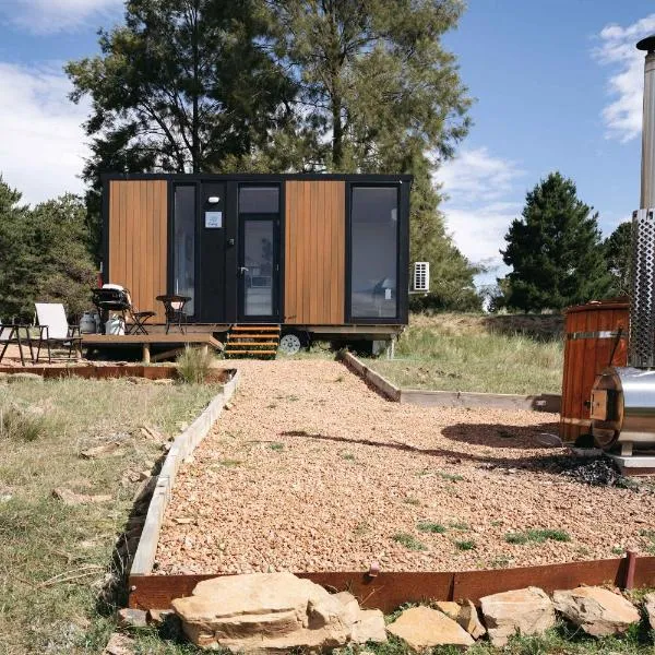 Red Gum at Aranya Acres by Tiny Away, hotel in Bungendore