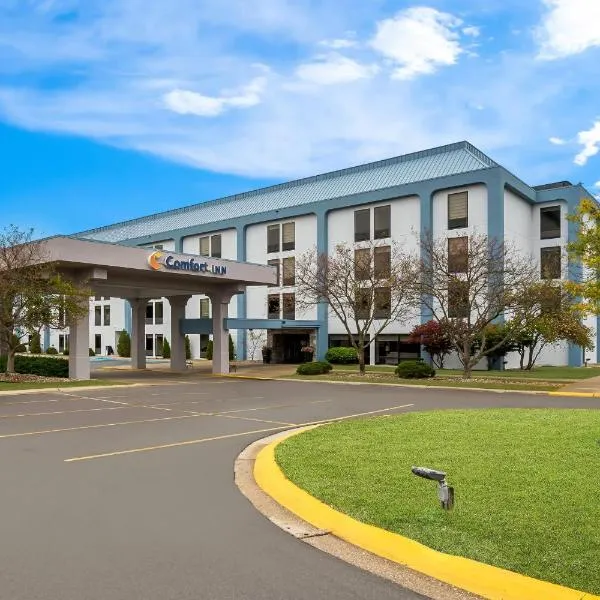 Comfort Inn, hotel v destinaci Cadillac