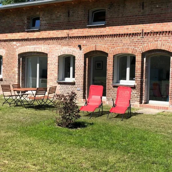 Ferienwohnung Alte Schmiede mit Gutspark, hotel em Rambin
