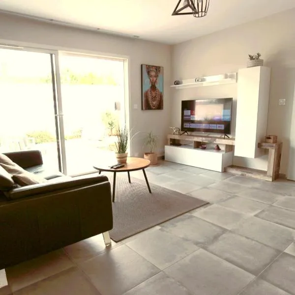 Maison T3, hotel in Sallèles-dʼAude