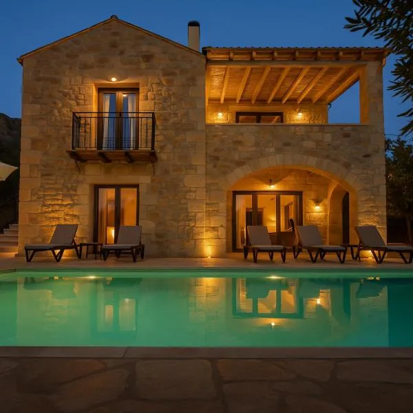Villa Antonousa - Private Pool Oasis، فندق في Kerá