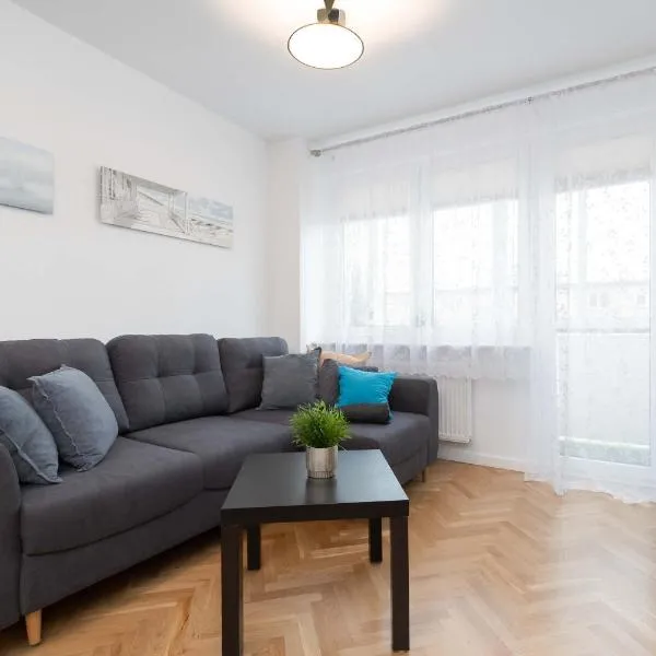 Spacious Apartment in the Center of Gdynia Next to the Sea by Noclegi Renters, hotel di Gdynia