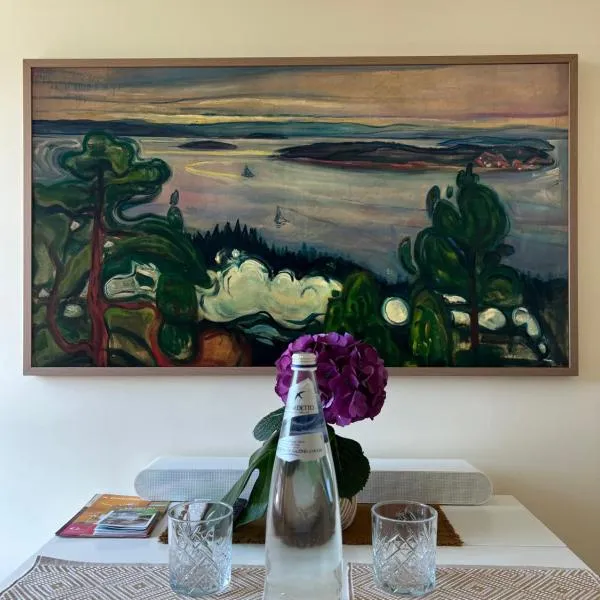 Cosy room with private bathroom and 2 bikes, hotel em Haia