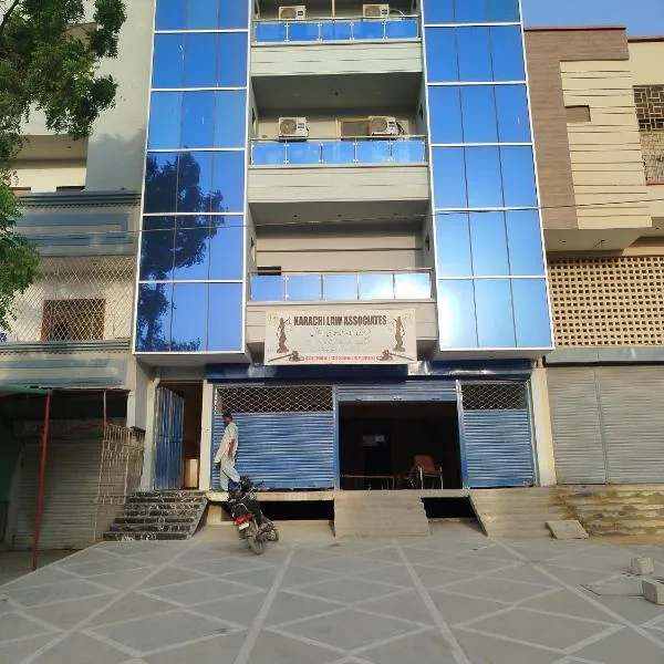 Hotel Crown Plaza, Near Karachi Airport, Darul sehat Hospital, Dow, Agha khan and Liaqat Hospital, hotel v destinaci Karáčí