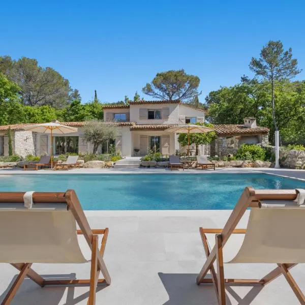 Mas La Roca – hotel w mieście Roquefort-les-Pins