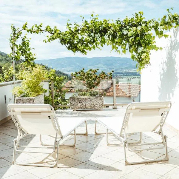 Apartma Frigidum – hotel w mieście Vipava