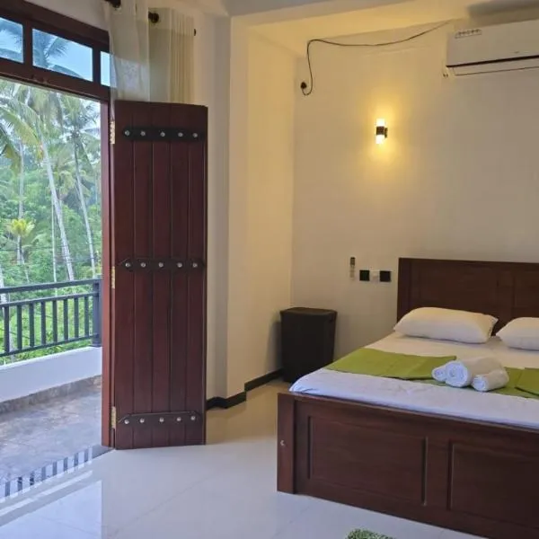 White Breeze Villa Ahangama, hotel i Ahangama