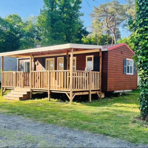 Mobil Home climatisé 3 chambres 6 Pers Tout Confort 510PM, hotel v destinácii La Boissière-de-Montaigu