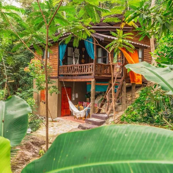 Jungle Treehouse w Ocean Sunset Views Fast WiFi, hotel sa Ko Phangan