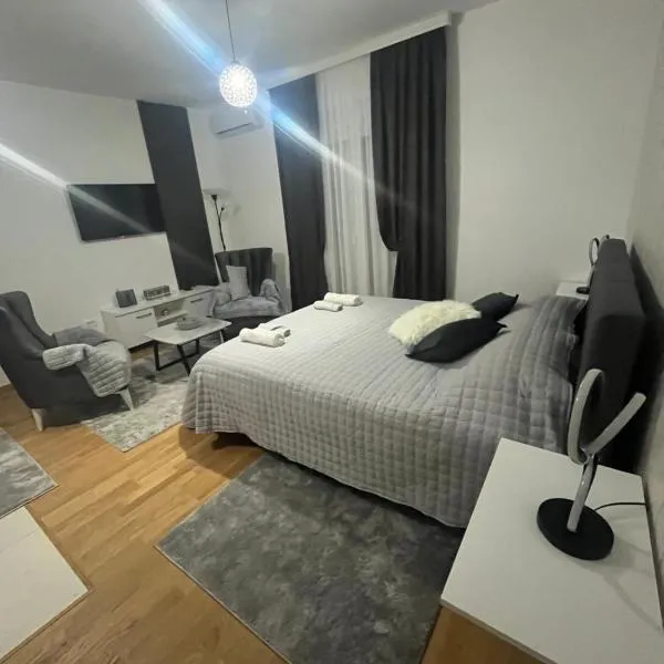 Zen Apartments, hotel in Rastoci