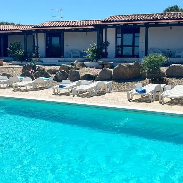 Agriturismo Nuraghe Tuttusoni, hotel in Aglientu