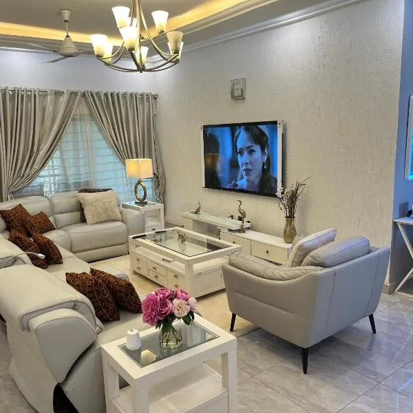 The African Palace- Free Airport Pick up - High Speed Starlink WiFi - Car Rental, hotel v Tamale
