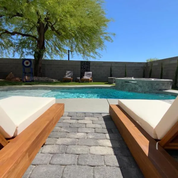 Buddha Gem, Central 6 Bed Room Luxury Home with Pool Hot Tub Game Room and much more, hotel v Las Vegas
