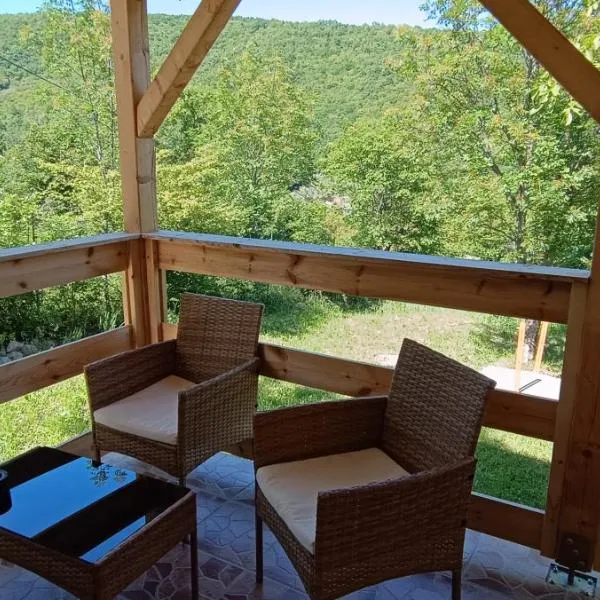 Hilltop Cottage in Szentendre, mountain view, terrace, garden, ξενοδοχείο σε Szentendre