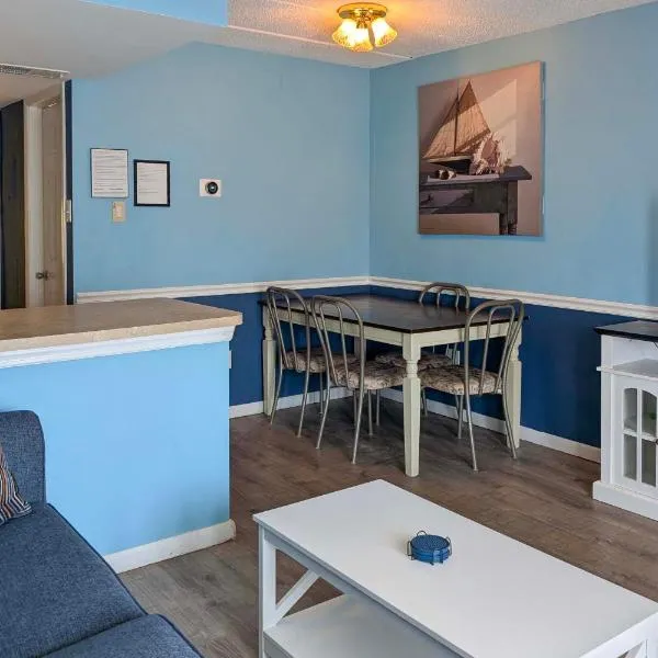 Coastal Condo with Pool, 1 Block to Wildwood Beach!, hotel v destinaci Wildwood