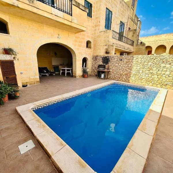 4 Bedroom Holiday Home with Private Pool, hotel in Xagħra