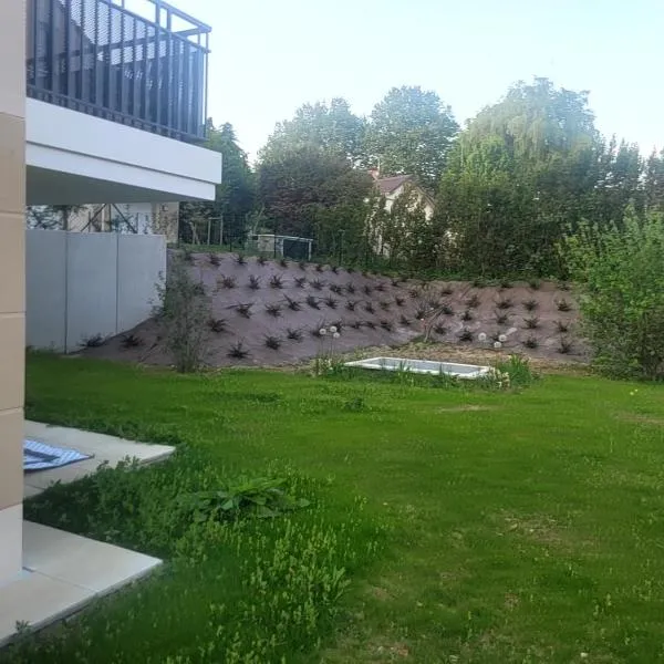 Chambre d'hôte, dans 4 pièces , avec terasse, jardin, hotel v destinaci Saint-Witz