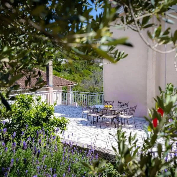 Apartment Skalin - Modern Comfort with a Local Touch、Rogotinのホテル