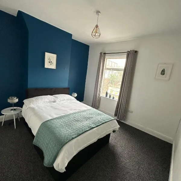 Entire home in Stoke-on-Trent, hotel a Stoke on Trent