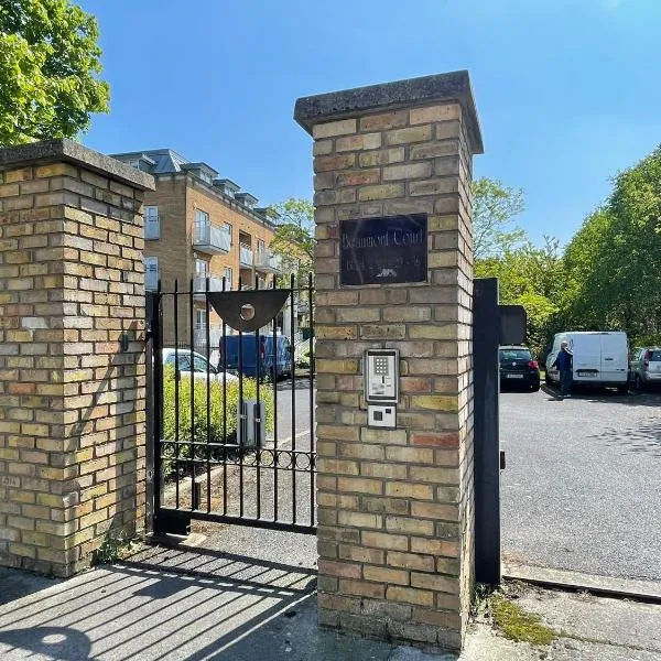 Comfortable 2-Bedroom Apartment near Airport, hotel v destinaci Dublin