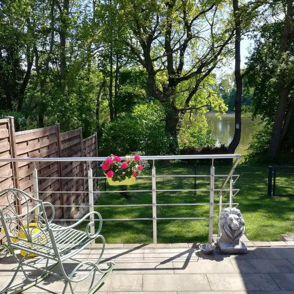 Schwandt-ein Bungalow mit Wasserblick, Ruderboot auf Anfrage, hotel v destinaci Rosenow