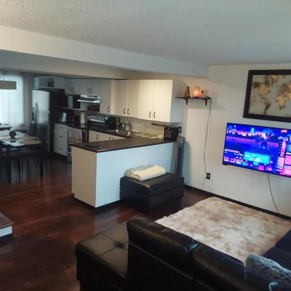 Cozy beautiful 3 bedroom townhome, hotel a Gatineau